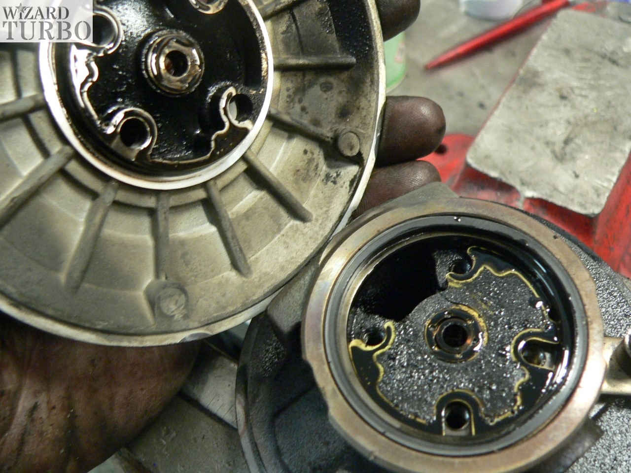 Szennyezett, túlhasznált olaj Szennyezett, túlhasznált olaj